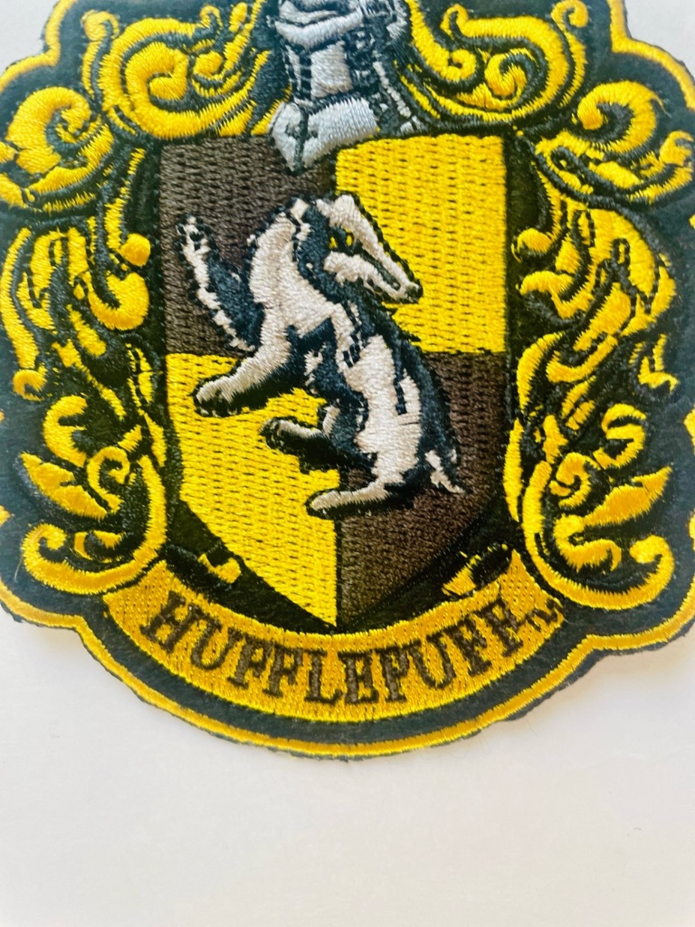 NWT The Wizarding World of Harry Potter Hufflepuff Iron On Patch - Picture 5 of 5